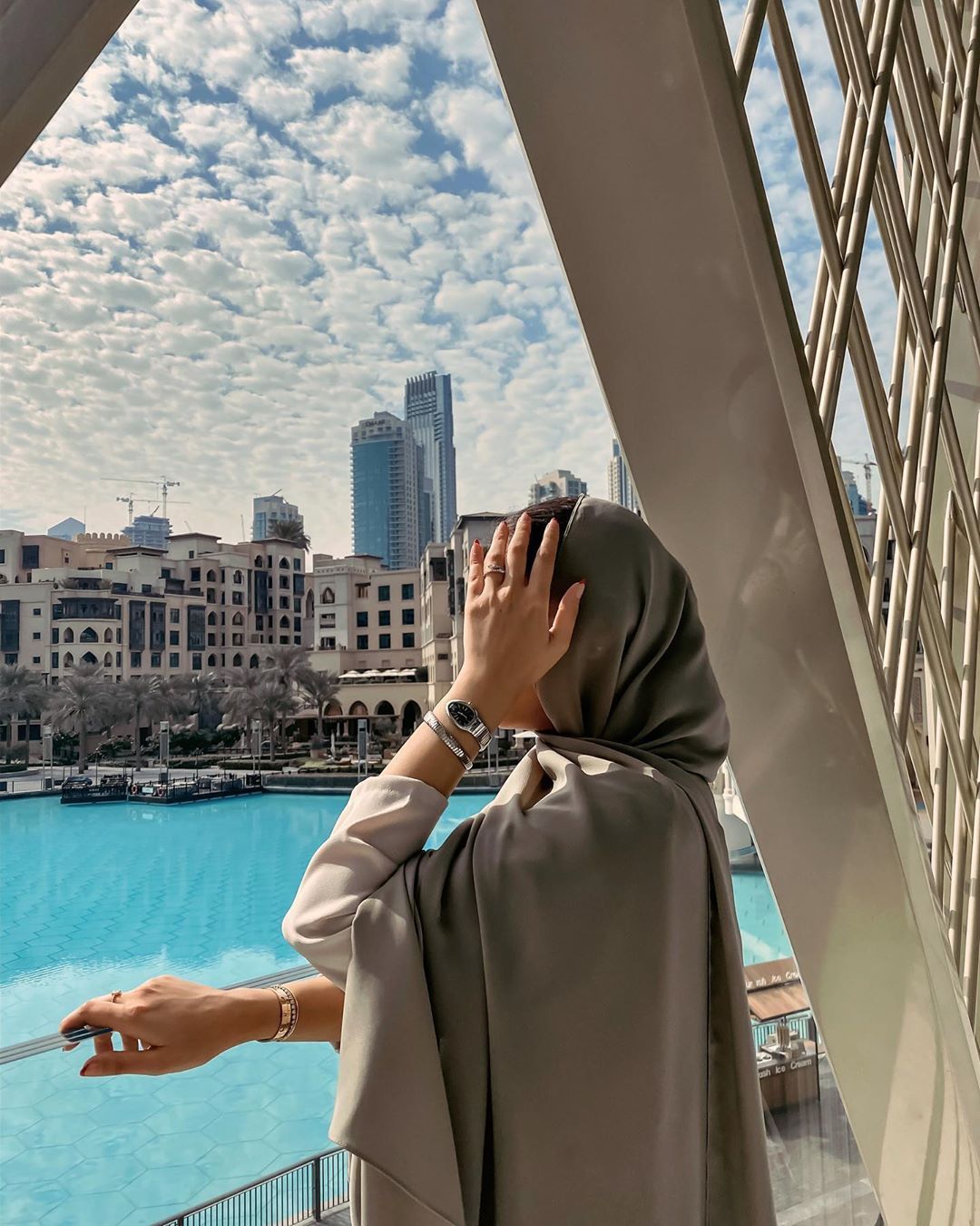WHY IS THE ARABIC ABAYA, SUCH A STYLE STATEMENT?